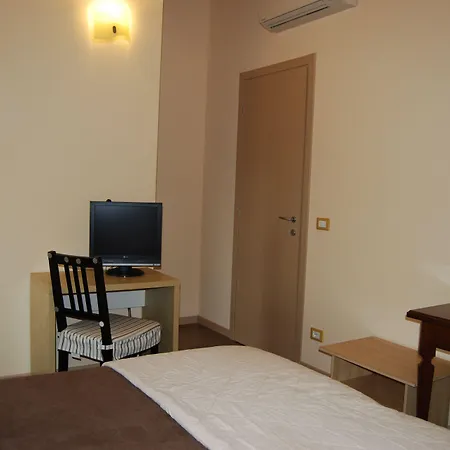 Burlamacco Gold 3* فياريجيو