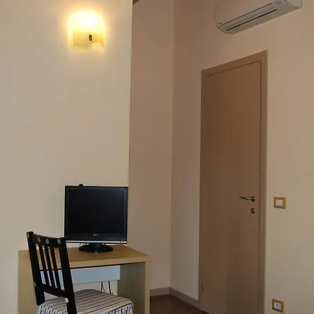 فندق مبيت وإفطار Burlamacco Gold 3*